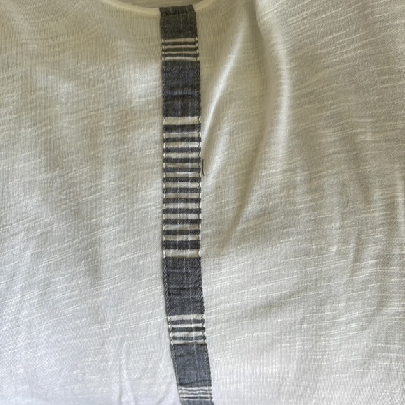 Flowy tee with strip detail - Picture 5 of 6